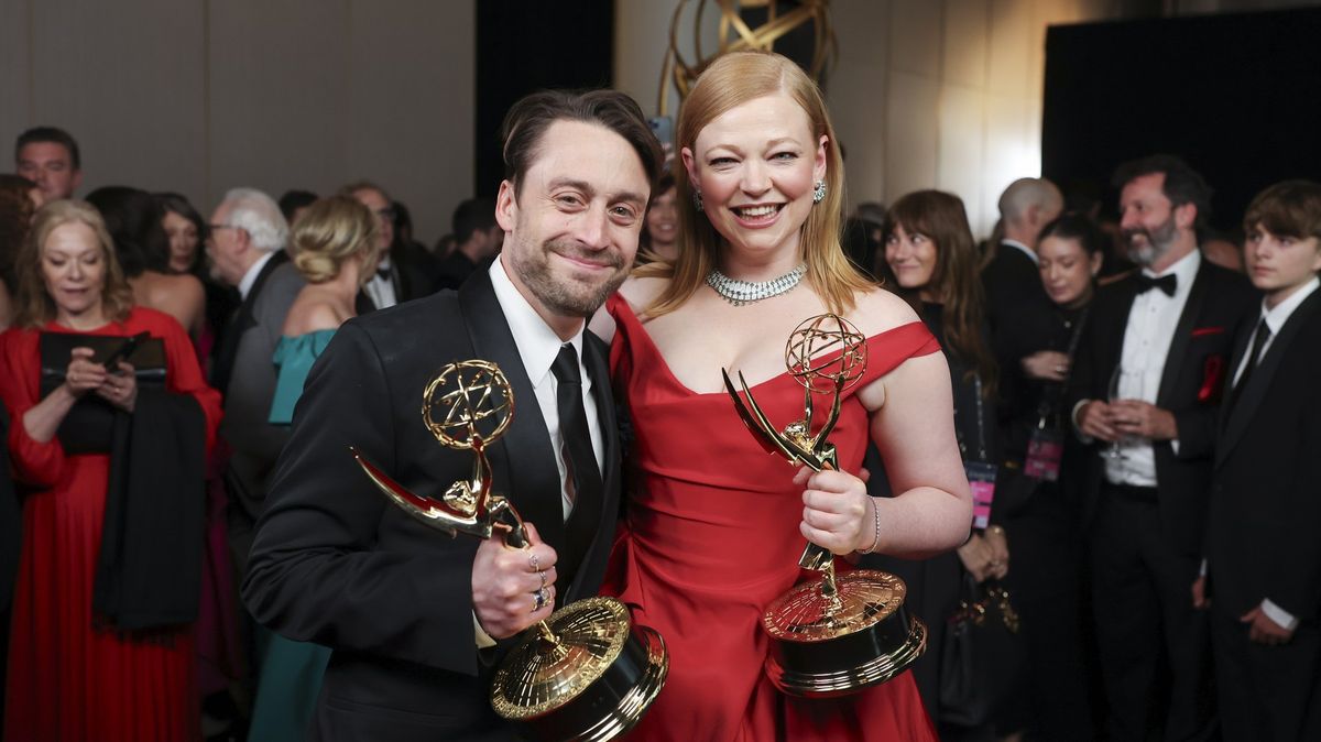 Televizní ceny Emmy 2024 ovládly seriály Boj o moc a Medvěd